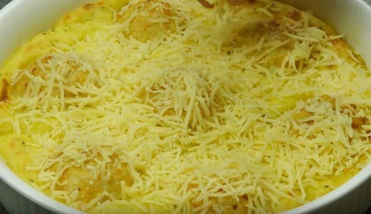Sprinkle the almost finished dish with grated cheese and put in the oven for a few more minutes.