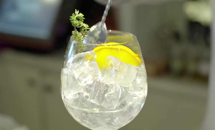 Gin et tonique cocktail
