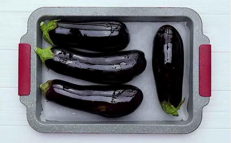 envoyer des aubergines au four