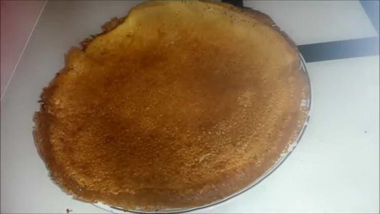 mettre la crêpe sur une assiette