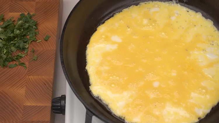 pour the eggs into the pan