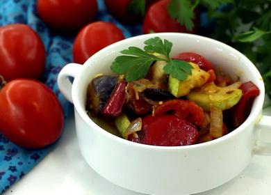 Légumes cuits à la vapeur avec aubergines et courgettes