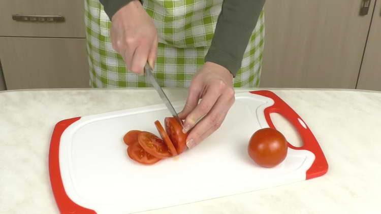 chop tomatoes