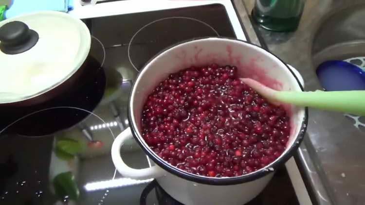 remove the foam from the jam