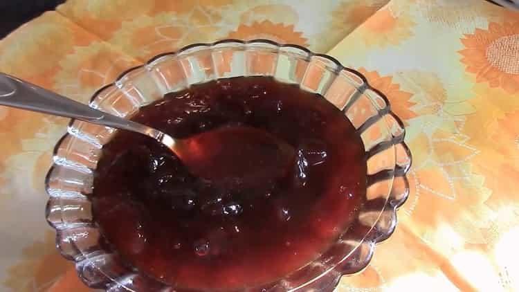 la confiture de prunes est prête