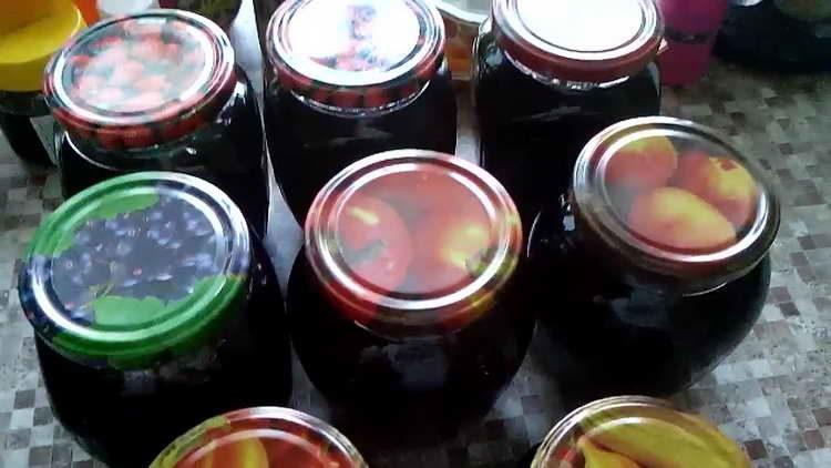 chokeberry jam