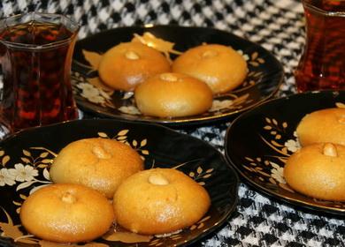 Tierna y deliciosa comida turca  dulce Shekerpare