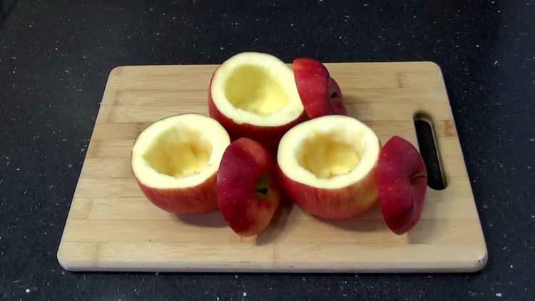 cortar la parte superior de la manzana