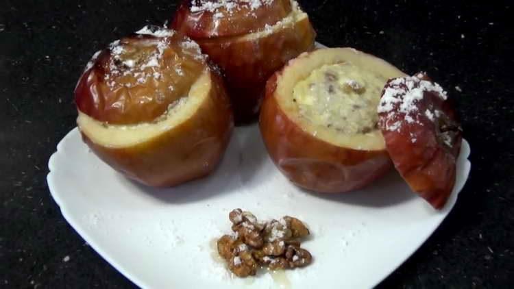 manzanas al horno con requesón en el horno