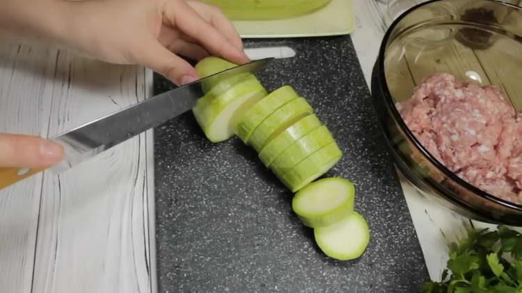 cut zucchini