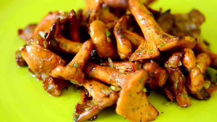 how to fry chanterelles in a pan