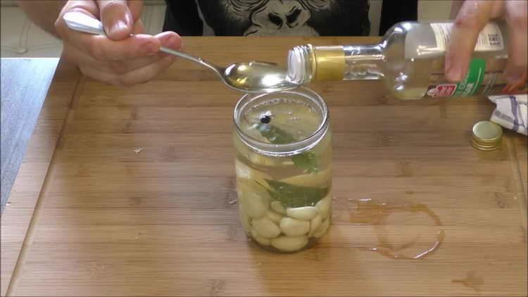 how to pickle garlic
