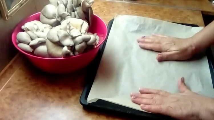 we cover the baking sheet with parchment paper
