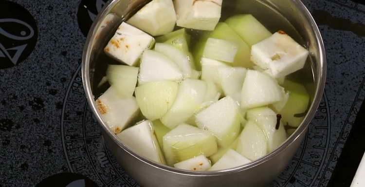 send spices to the pan