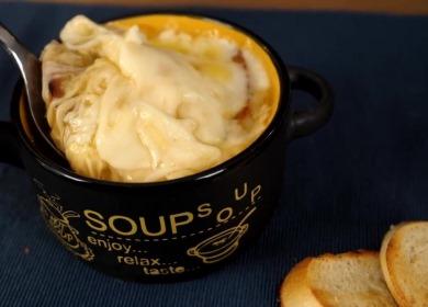 Soupe à l'oignon française incroyablement délicieuse