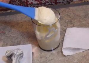 Classic homemade mayonnaise according to a step-by-step recipe with a photo