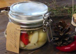 the recipe for the most delicious pickled garlic for the winter