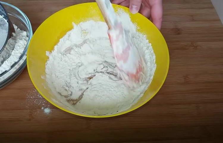 sift flour into the cooled mass