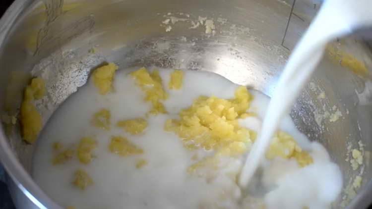 mélanger la farine et le lait