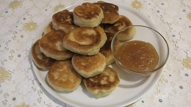 yeast pancakes ready