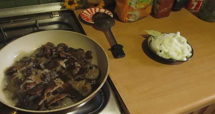 we send mushrooms to the pan