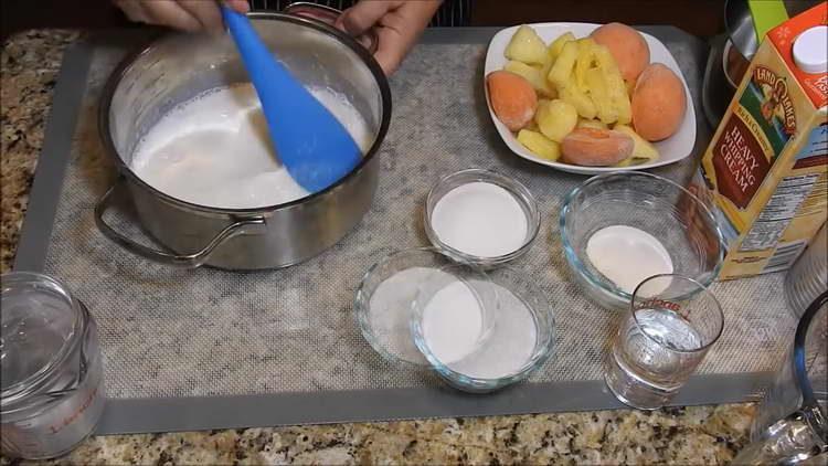 mélanger le lait et la gélatine