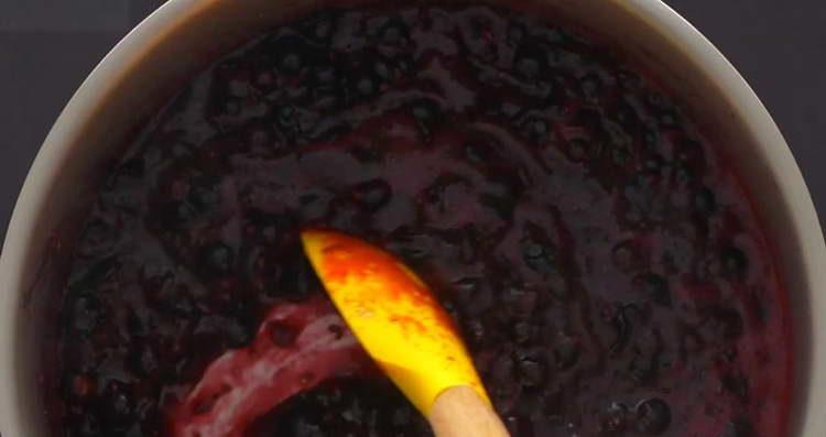 bring the currant to a boil