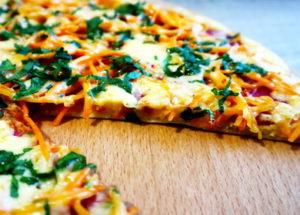 Pizza en 5 minutos en una sartén según una receta paso a paso con foto