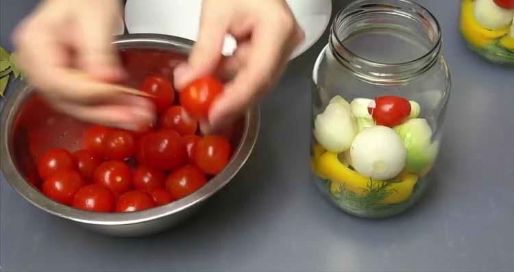 fill the second jar with vegetables