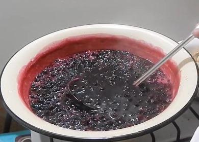 Five-minute jam of black  currant
