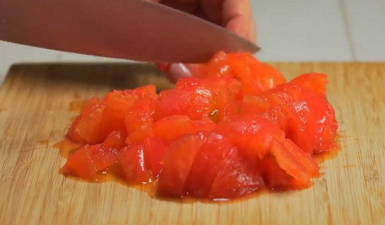 chop tomatoes