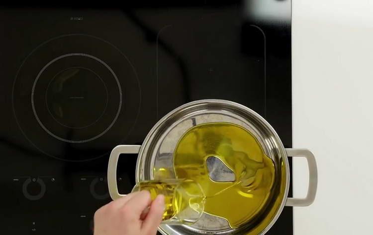 pour oil into the pan