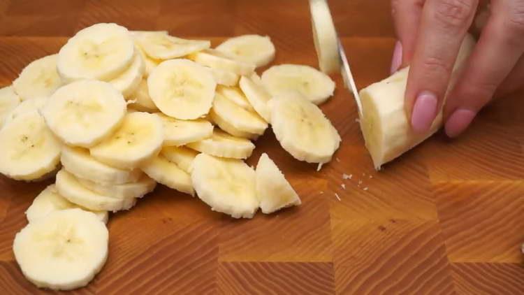 chop bananas