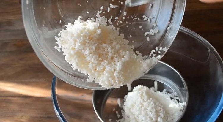 drainer l'eau du riz