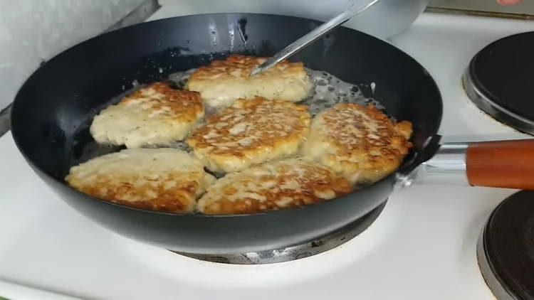 fry cutlets on both sides