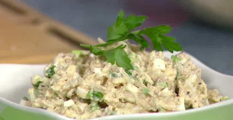 ensalada de pescado enlatado