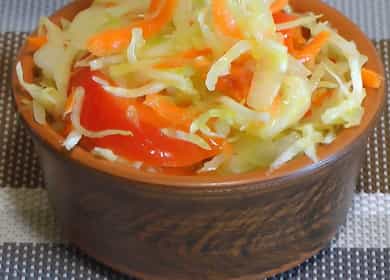 Salade de chou simple et délicieux au poivron