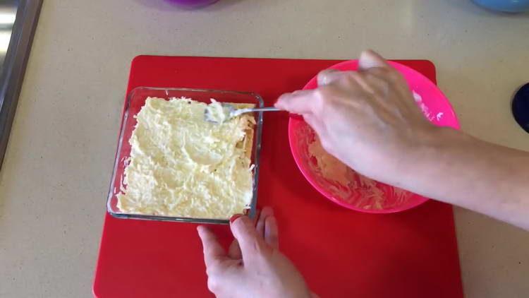 mix cheese with mayonnaise