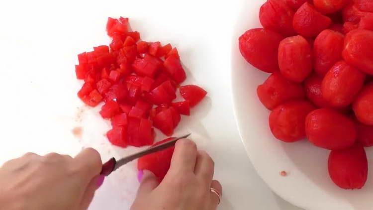 chop tomatoes