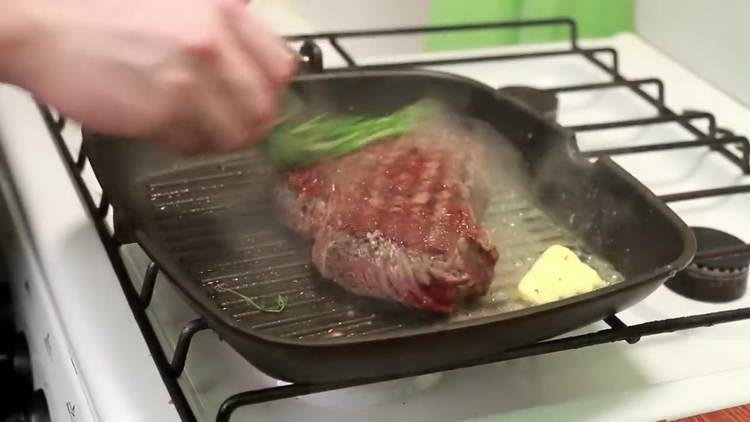 ajouter de l'huile au steak