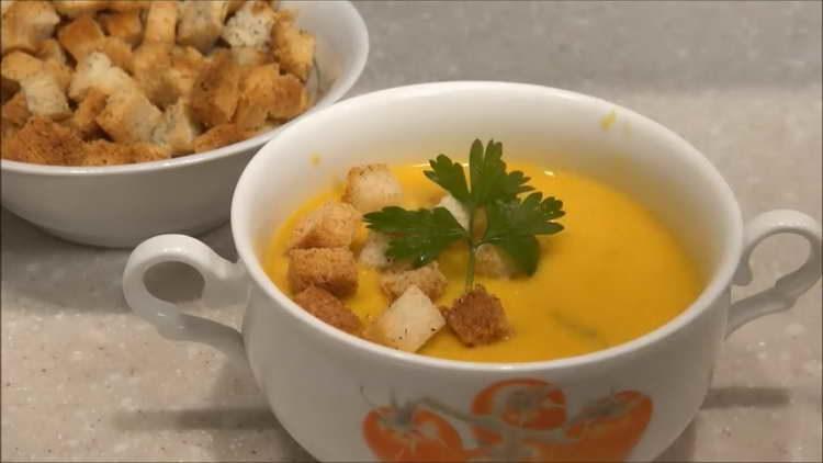 sopa de crema de calabaza con crema