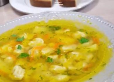 Вкус Deliciosa sopa de bola de masa hervida