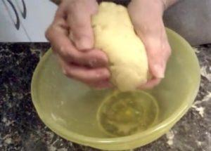 préparer la pâte parfaite pour le poulailler