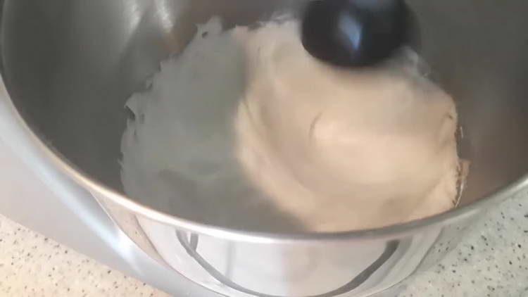 knead the cream