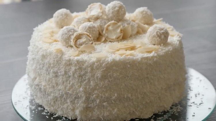 Le gâteau Raffaello est prêt