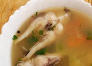 recette de délicieuse soupe de poisson classique