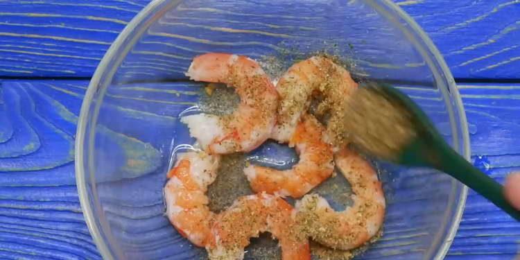 sprinkle shrimp with spices