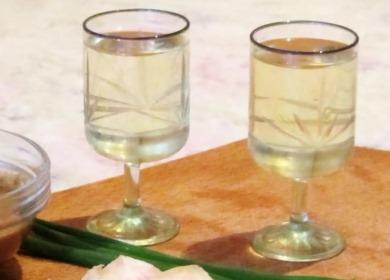 Ang recipe para sa vodka hrenovuhi sa bahay