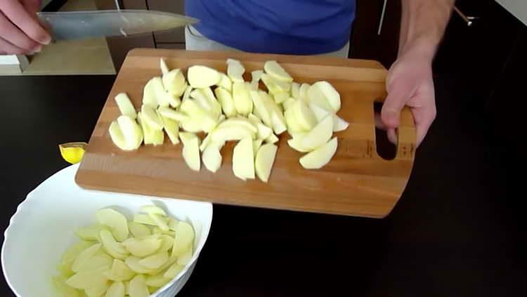 couper la pomme en tranches