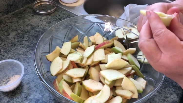 couper les pommes en tranches